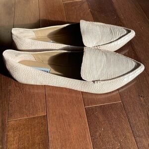 Steve Madden Feather 10M very light pink flats beige color